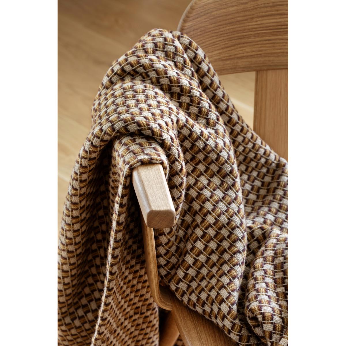 Røros Tweed Isak throw 150x210 cm Chestnut – image 4