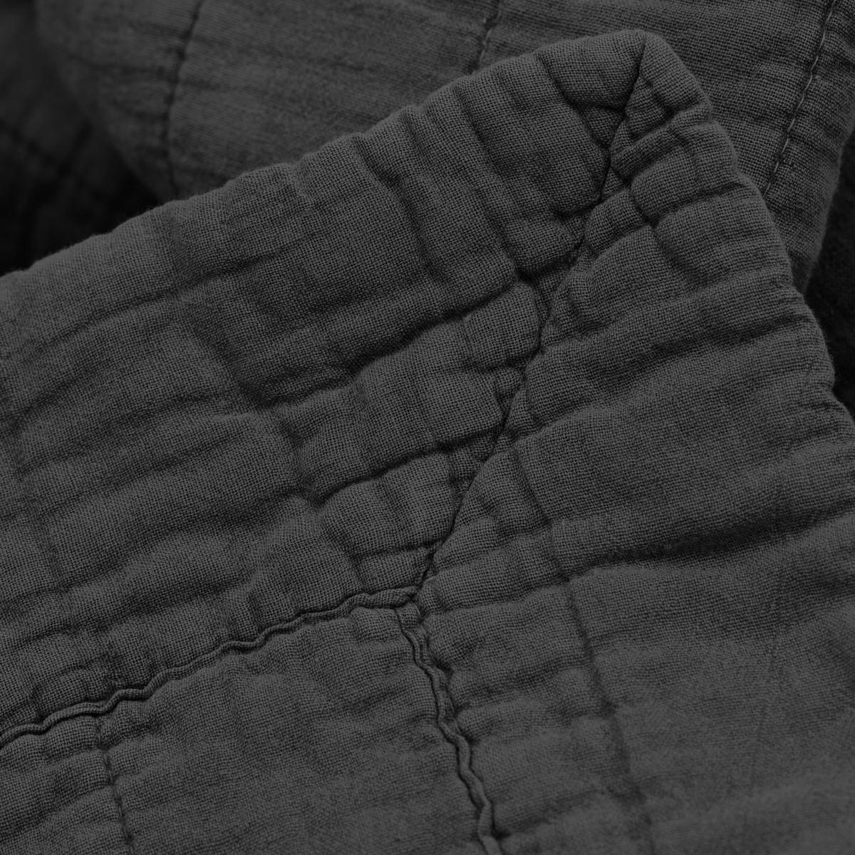 Magnhild vadderat bedspread 160x280 cm Coal – image 3
