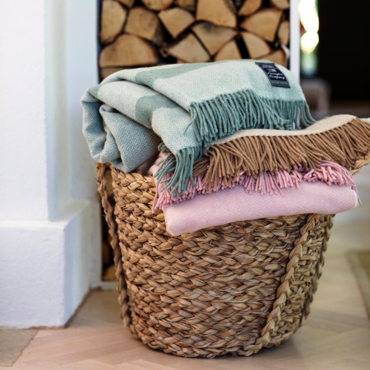 Herringbone wool throw 130x170 cm green – image 5