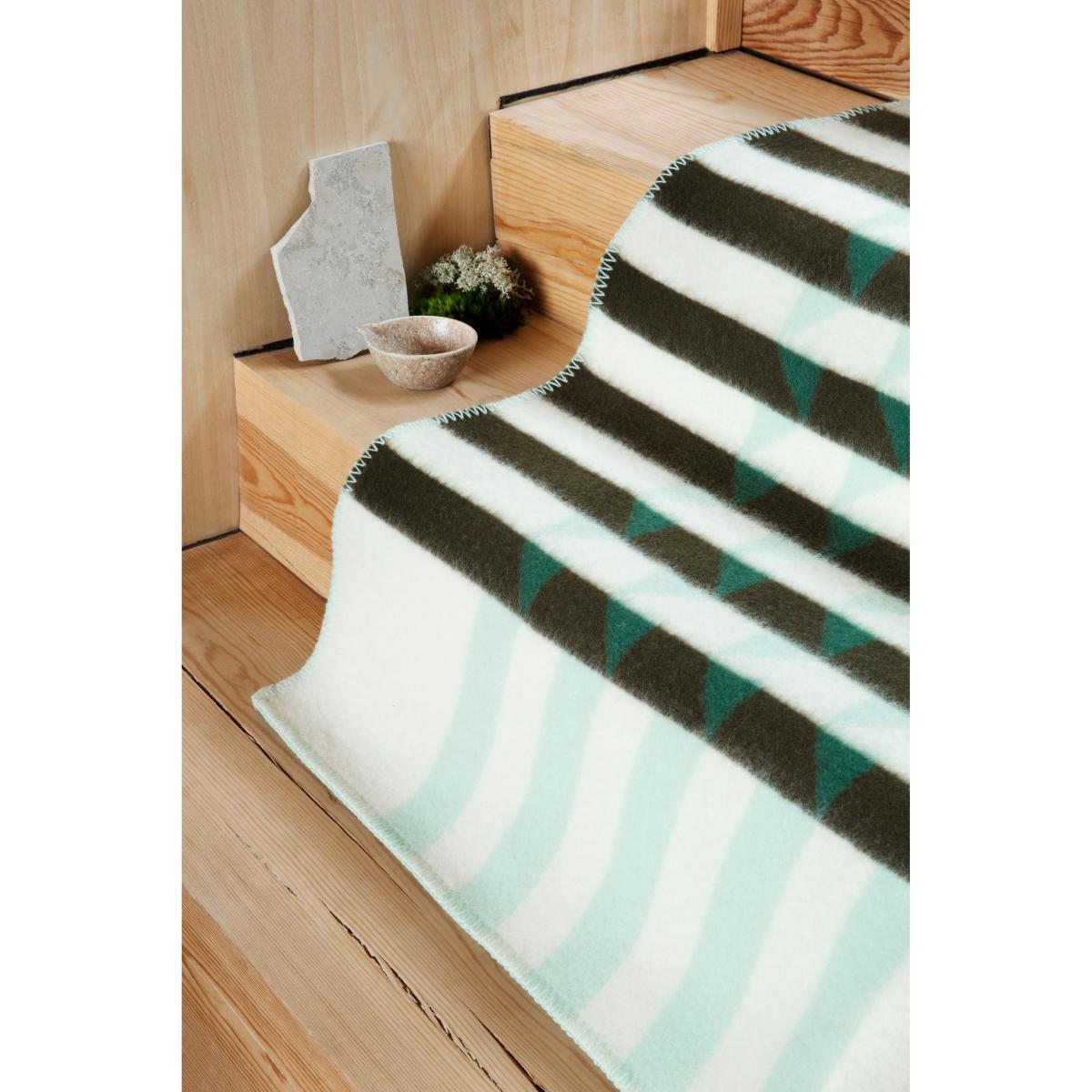 Røros Tweed Kvam blanket 135x200 cm Green – image 4