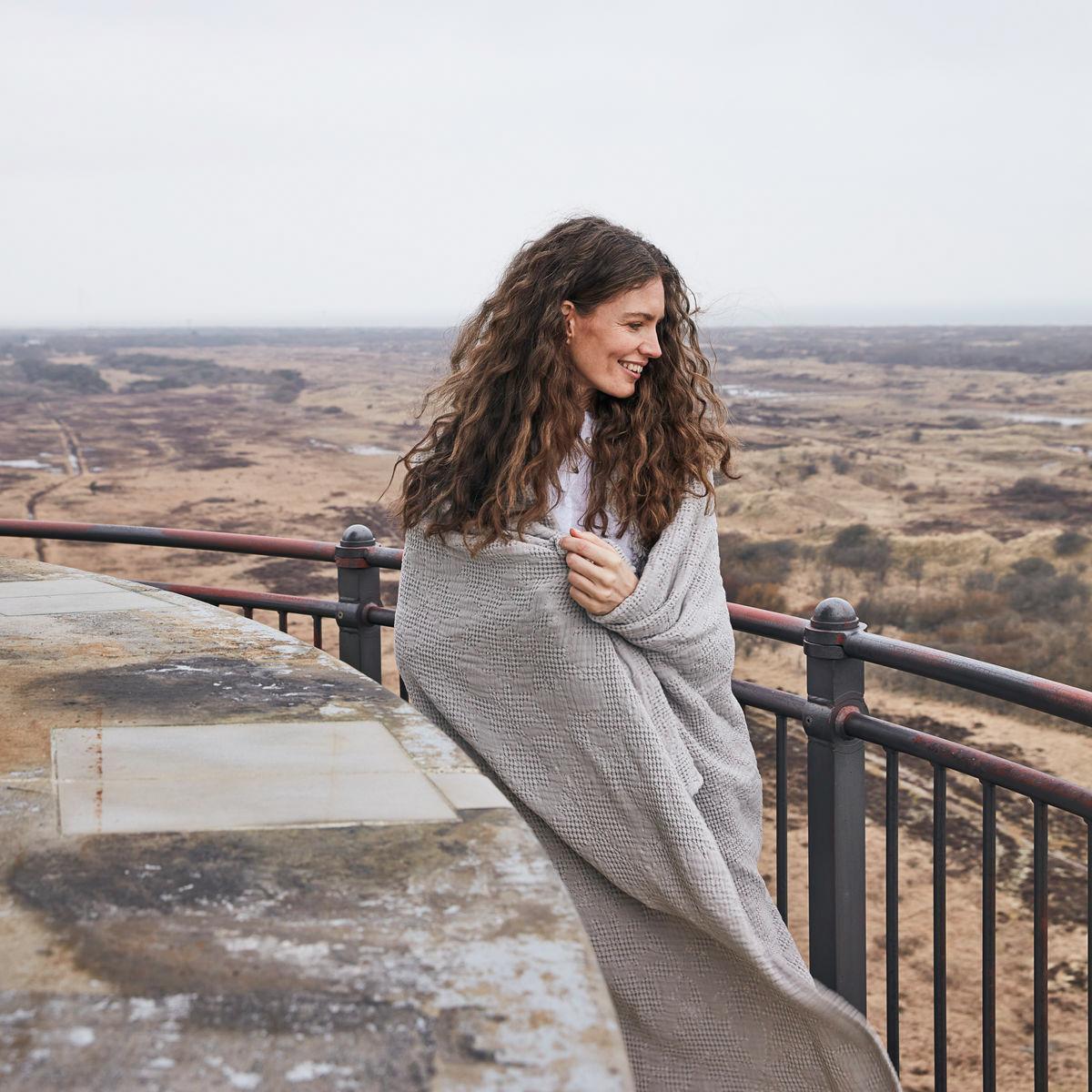 Hilda bedspread 240x280 cm Dove – image 2