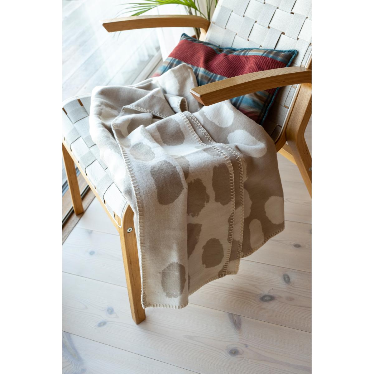 Dots throw 140x180 cm Beige – image 6