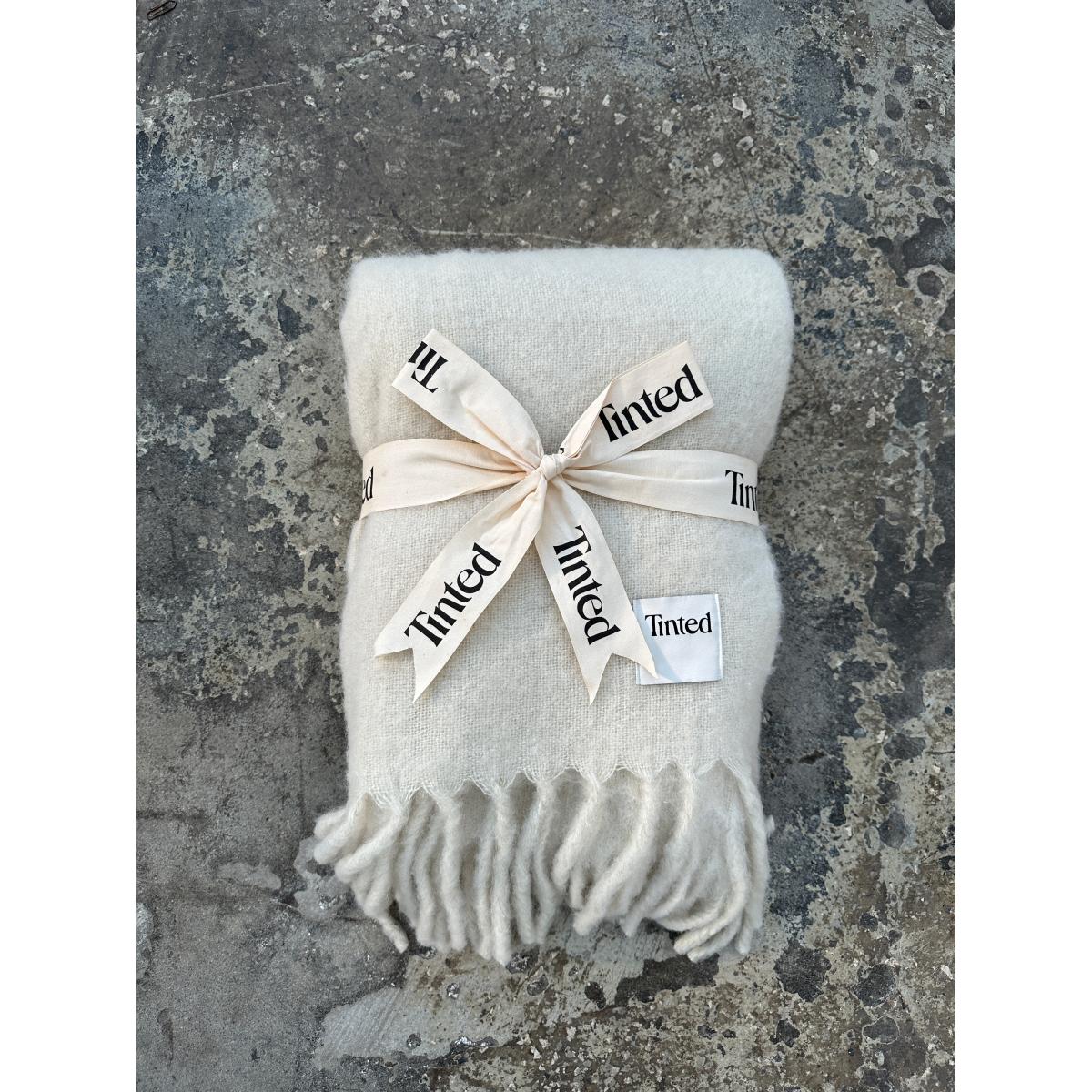 Tinted Jungberg wool throw 130x170 cm Offwhite – image 2