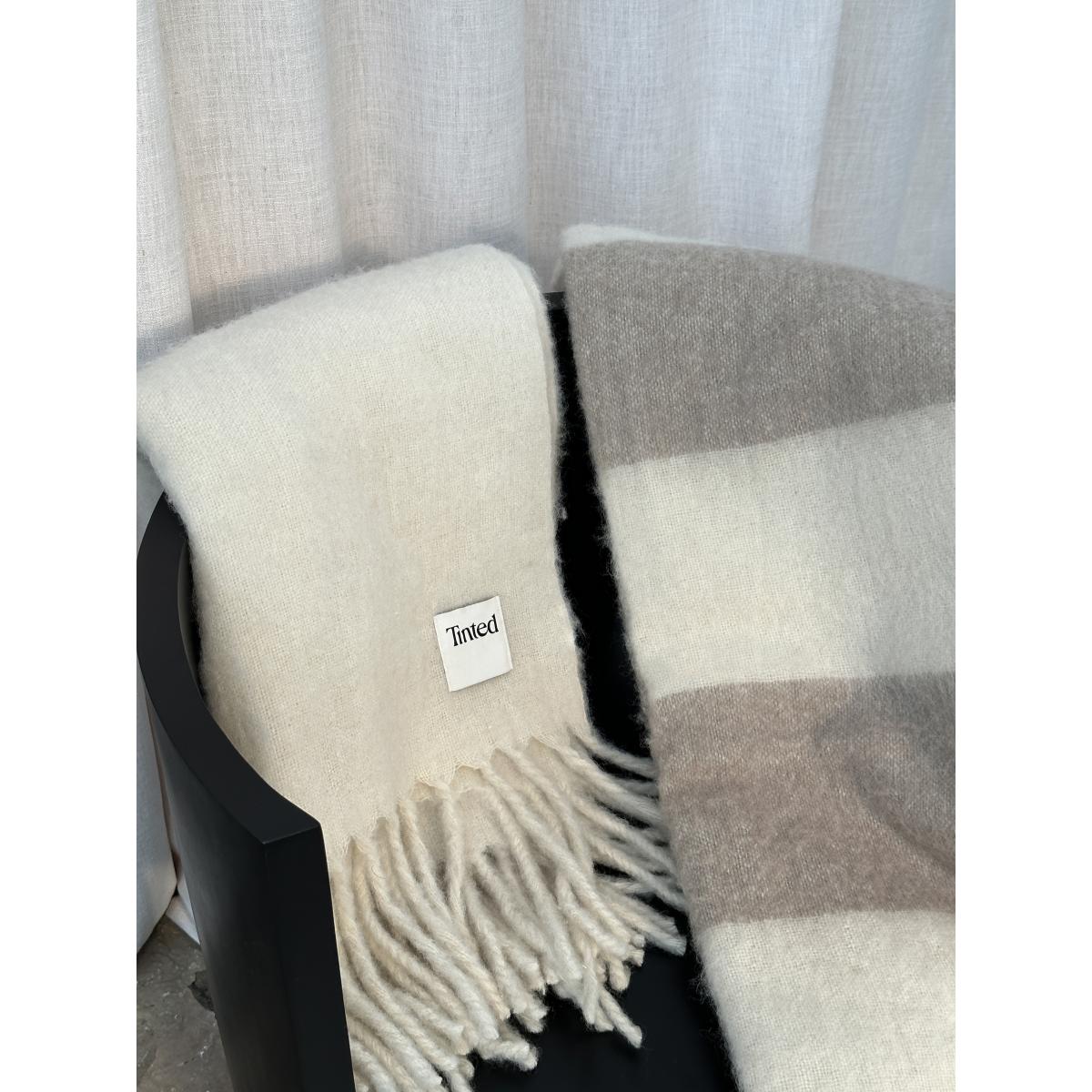 Tinted Jungberg wool throw 130x170 cm Offwhite – image 3
