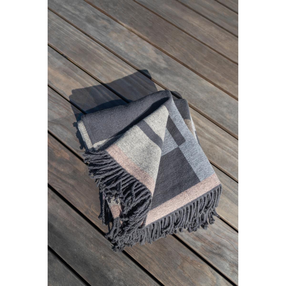 Mette Ditmer Bauhaus pläd 127x170 cm Sand – image 3