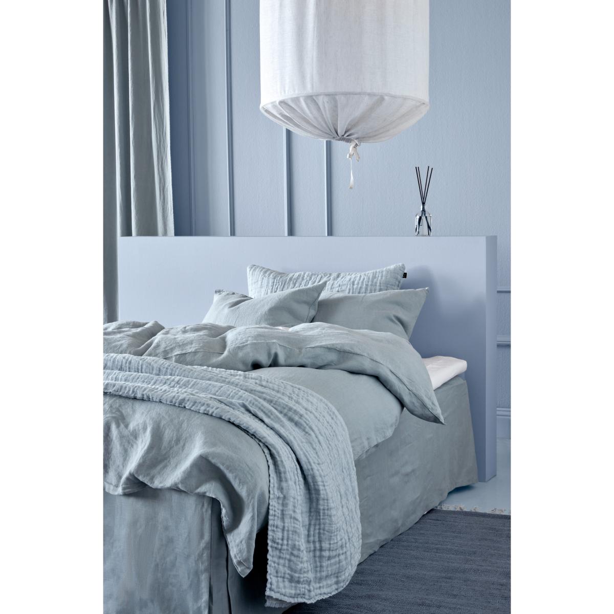 Himla Hannelin bedspread watercolours 160x260 cm – image 3