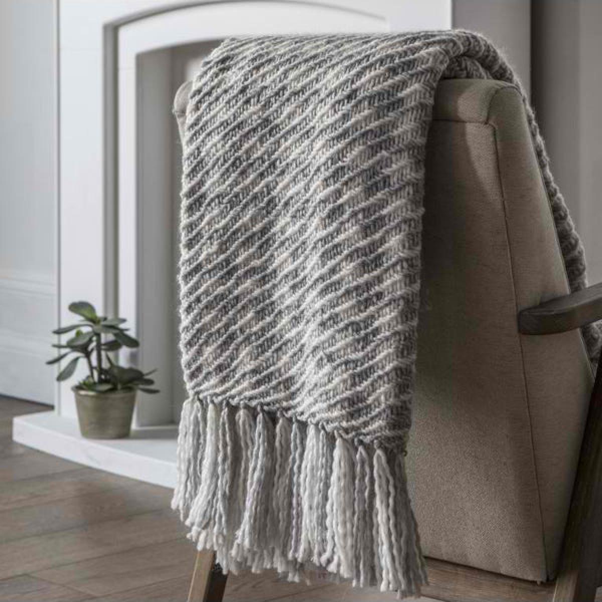 Gallery Direct Houndstooth Woven Throw in Grey Cream – image 2