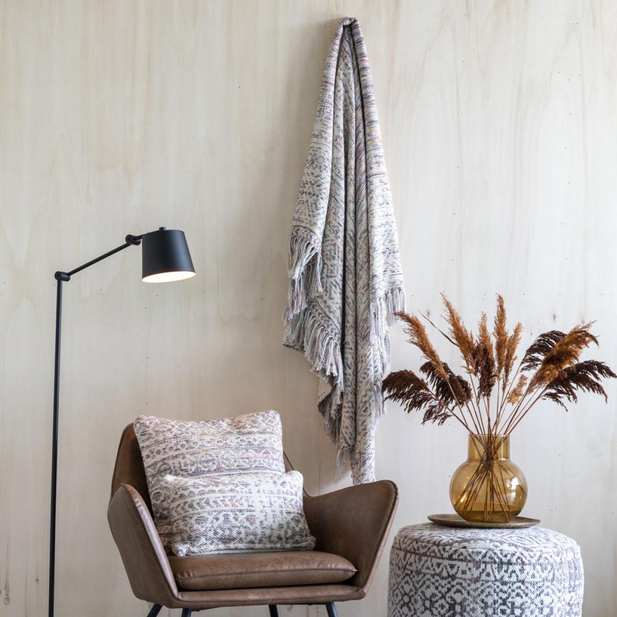 Olivia's Nordic Living Collection - Linne Blanket in Plum – image 3