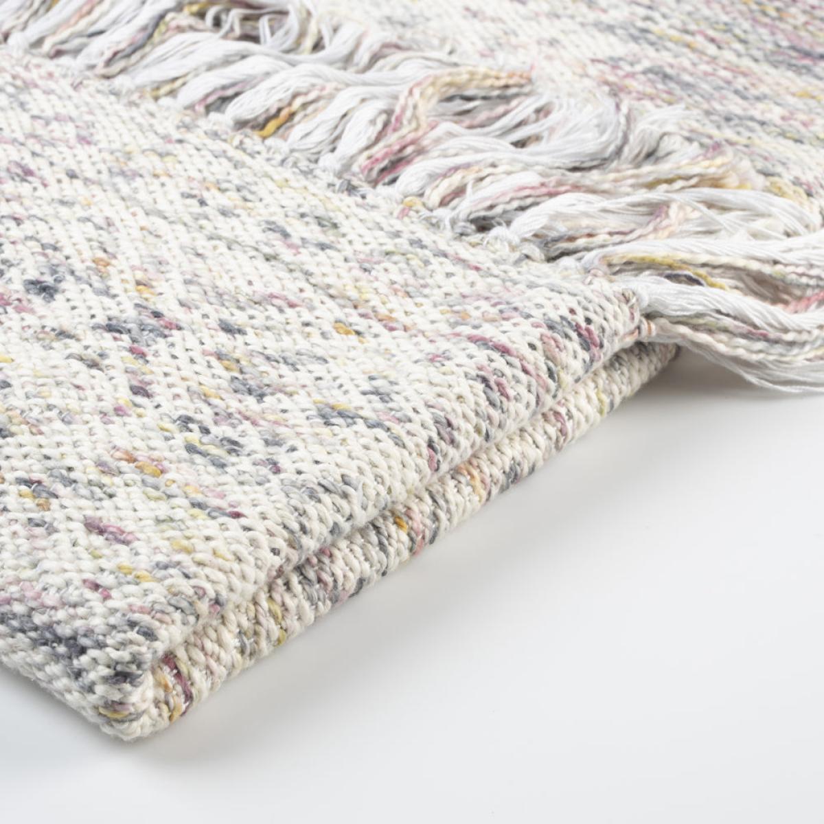 Olivia's Nordic Living Collection - Linne Blanket in Plum – image 5