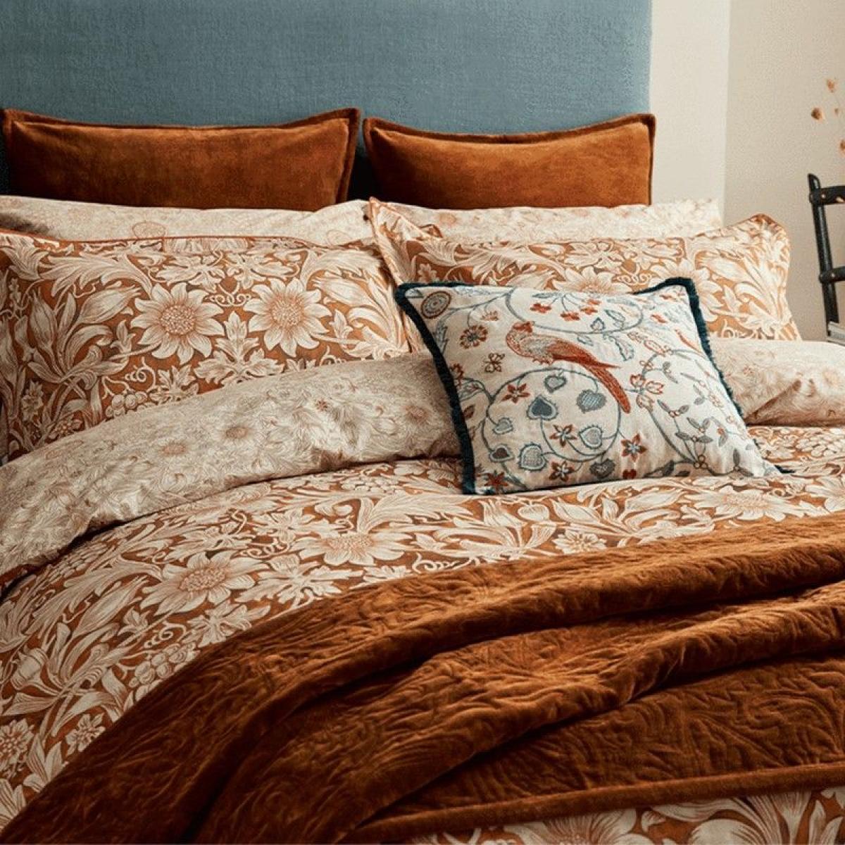 Morris & Co Sunflower Quilted Throw Saffron – image 2