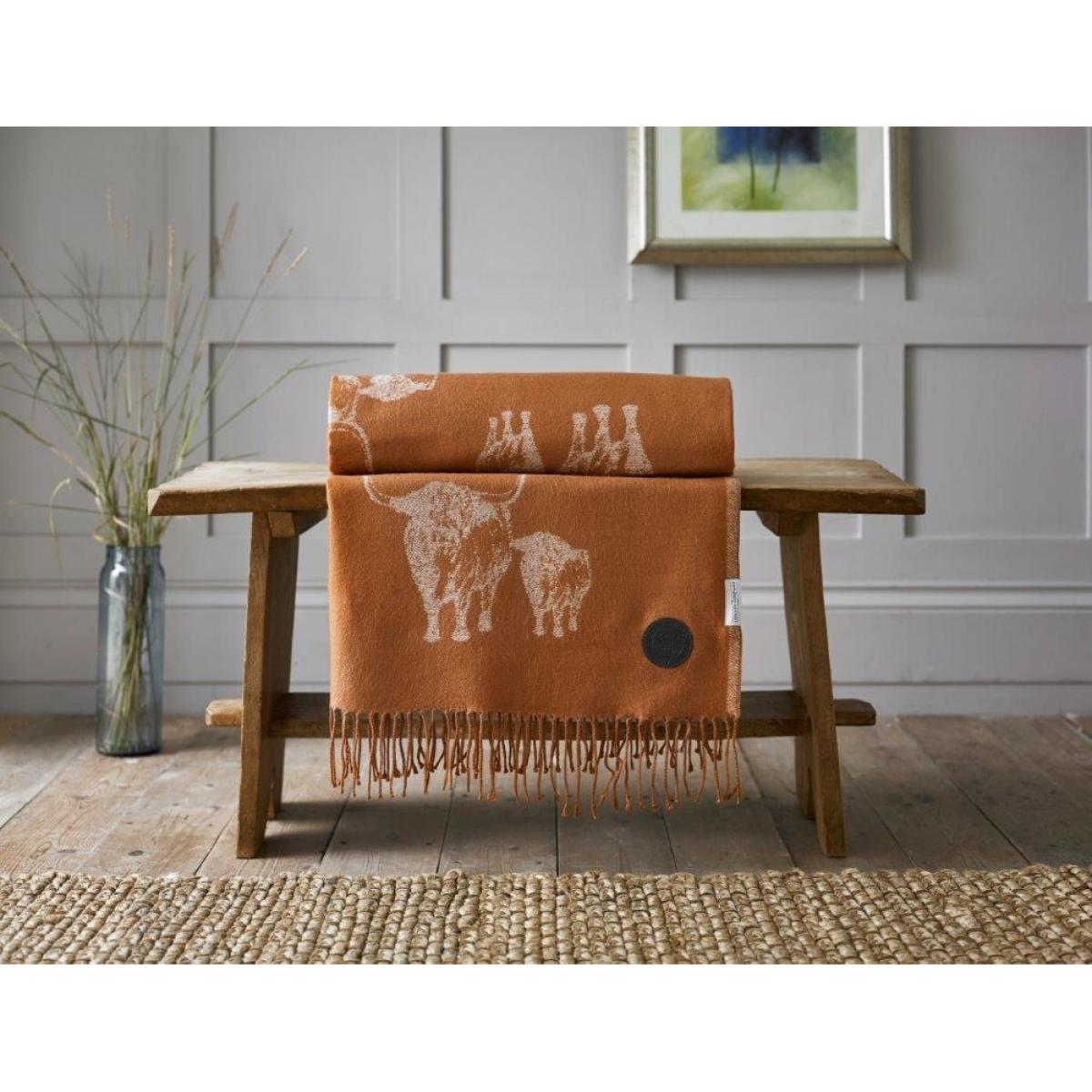 Deyongs Highland Cows Acrylic Throw - Paprika, Jacquard – image 4