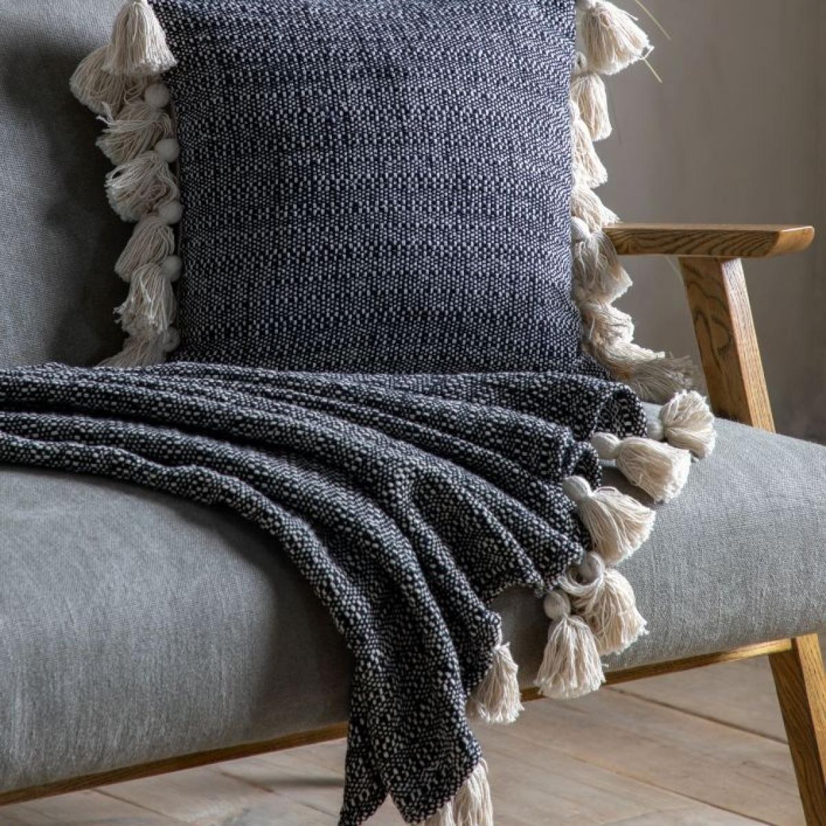 Woven Throw with Tassels 130x170cm - Black/Cream – image 5