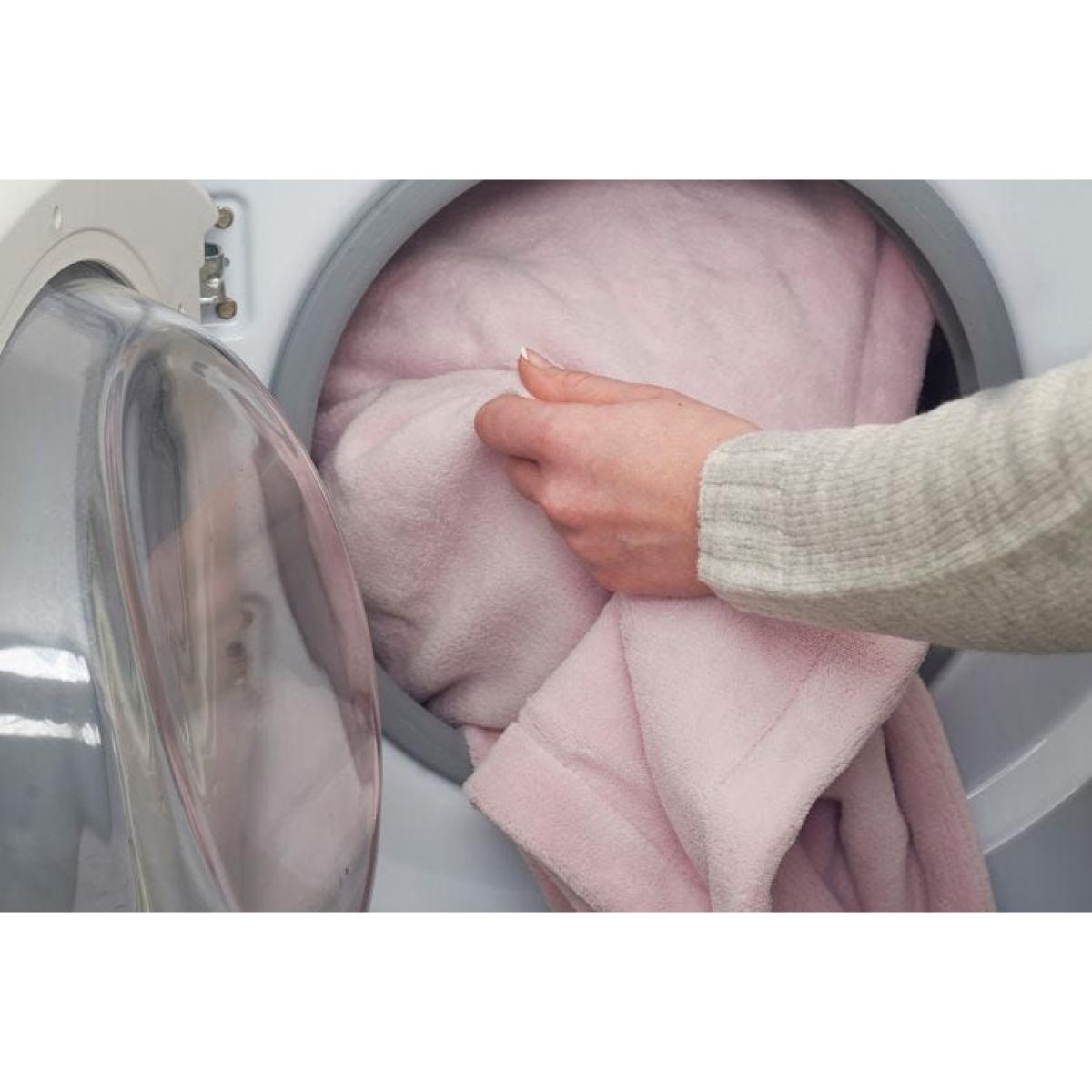 Dreamland Intelliheat Luxury Heated Pink Throw – image 6