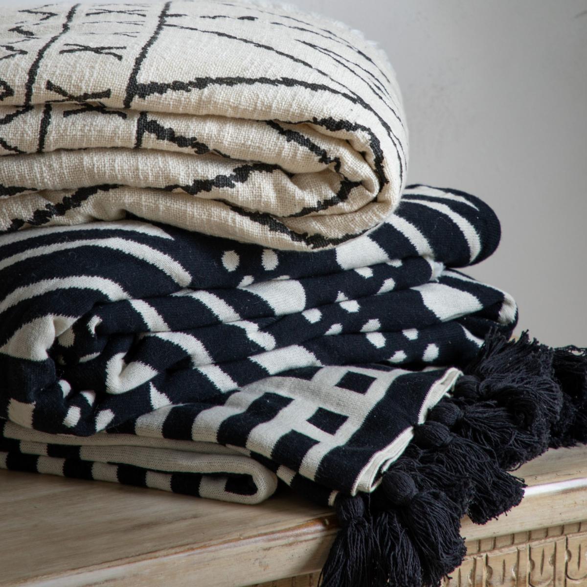 Merton Knitted Tassel Throw 130x170cm - Black – image 5