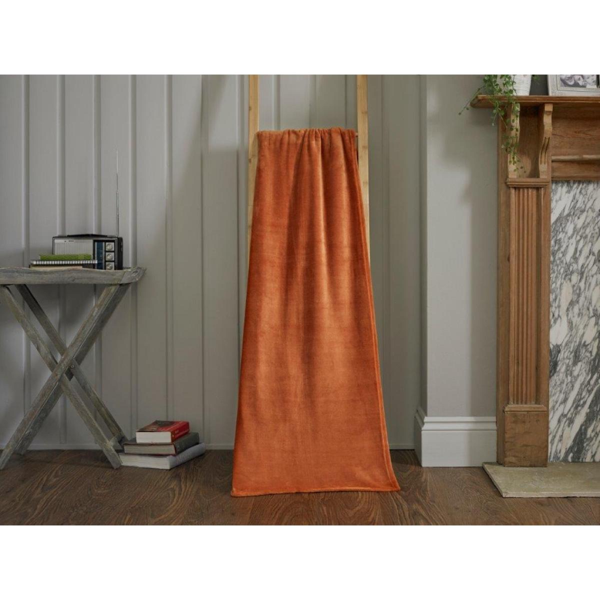 Deyongs Cosy Comforts Fleece Throw - Rust, 127x152cm – image 3