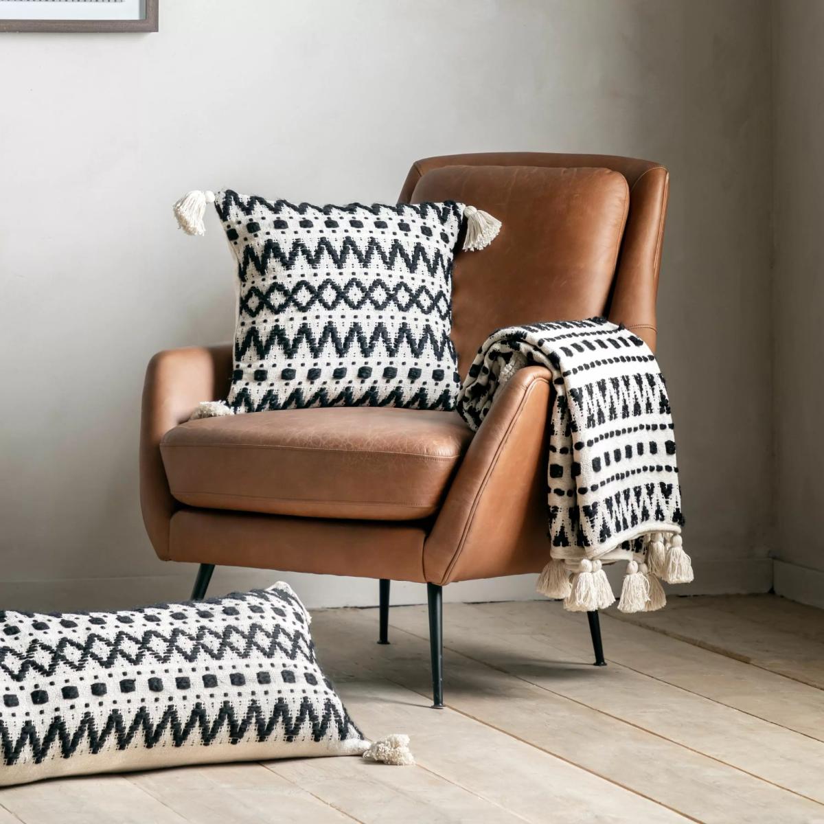 Tufted Throw 130x170cm - Black/Cream – image 4
