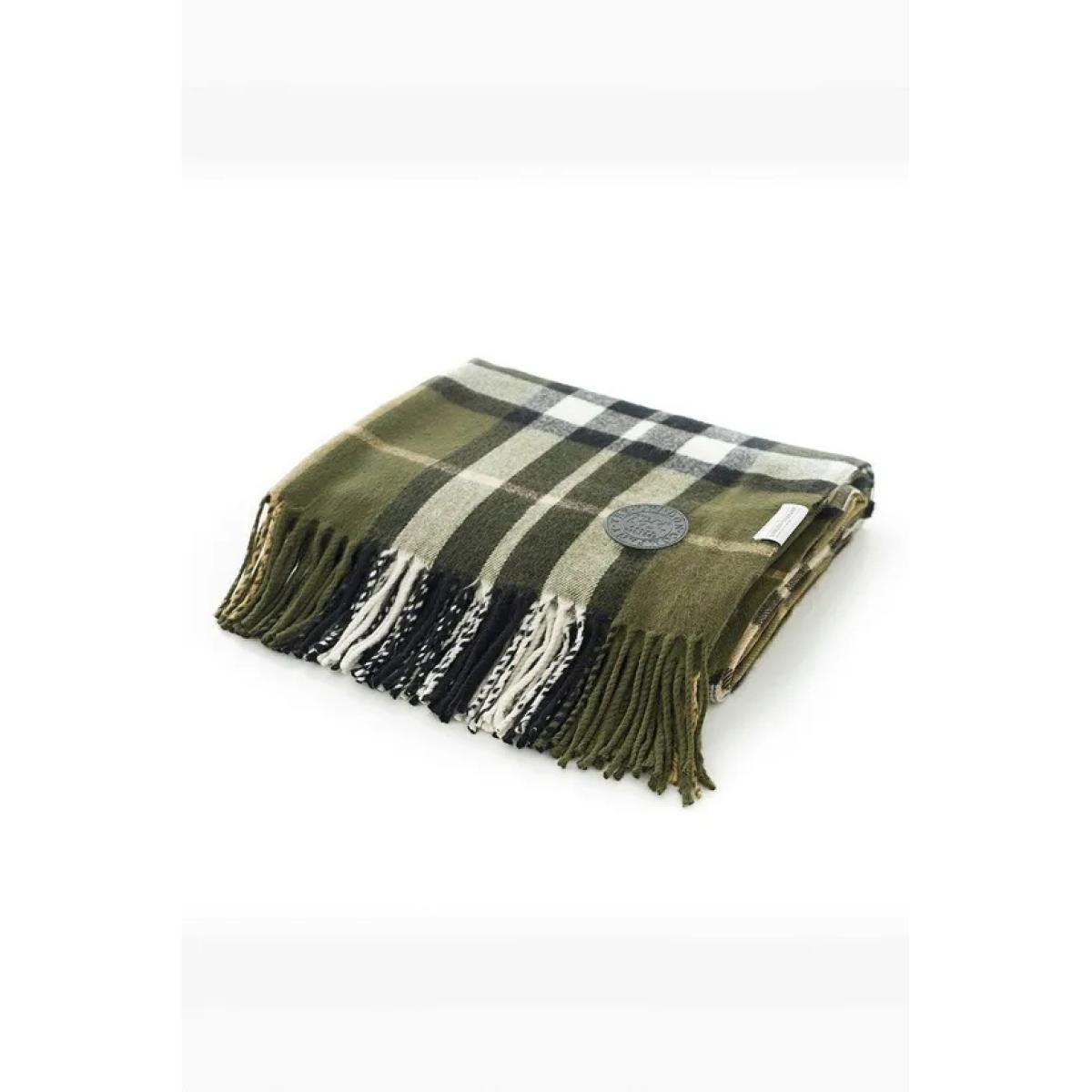 Deyongs Fergus Tartan Throw - Green – image 2