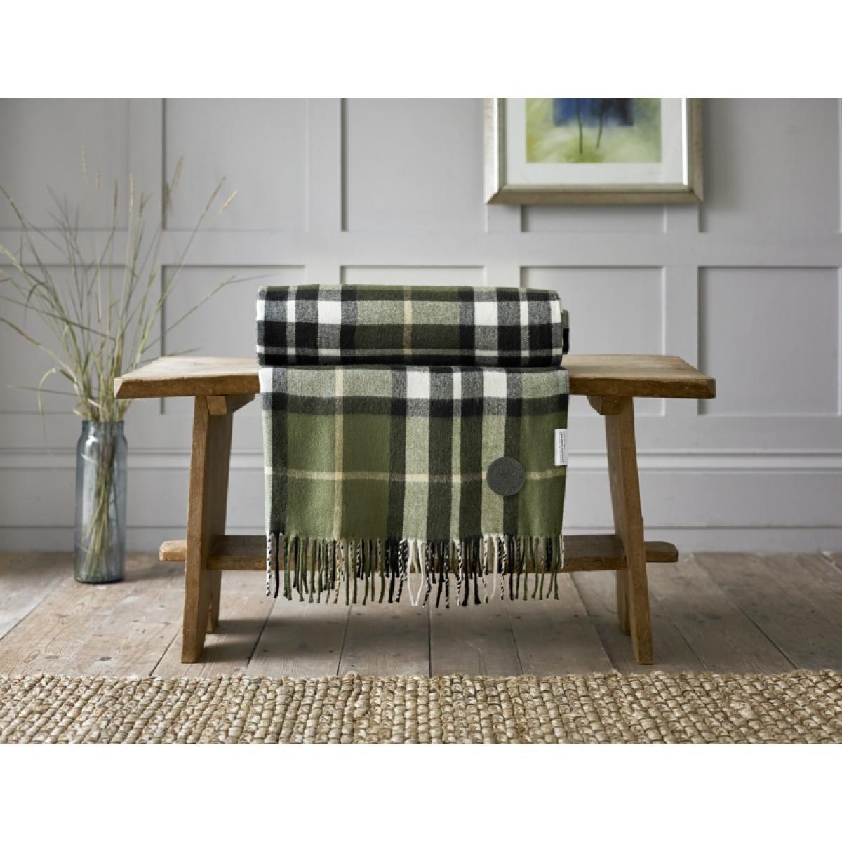 Deyongs Fergus Tartan Throw - Green – image 7