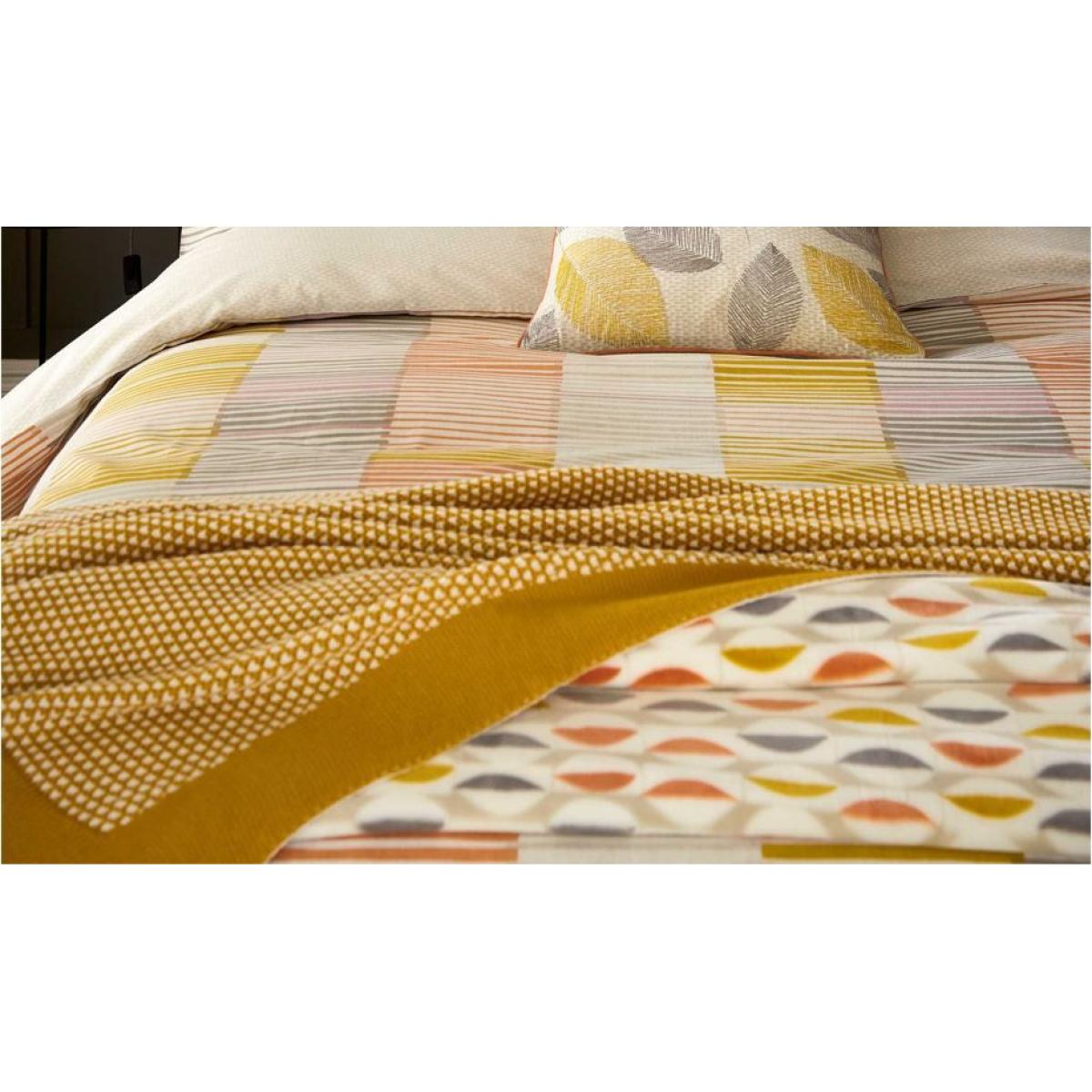 Helena Springfield Cassia/Grove Fleece Throw Cinnamon – image 2