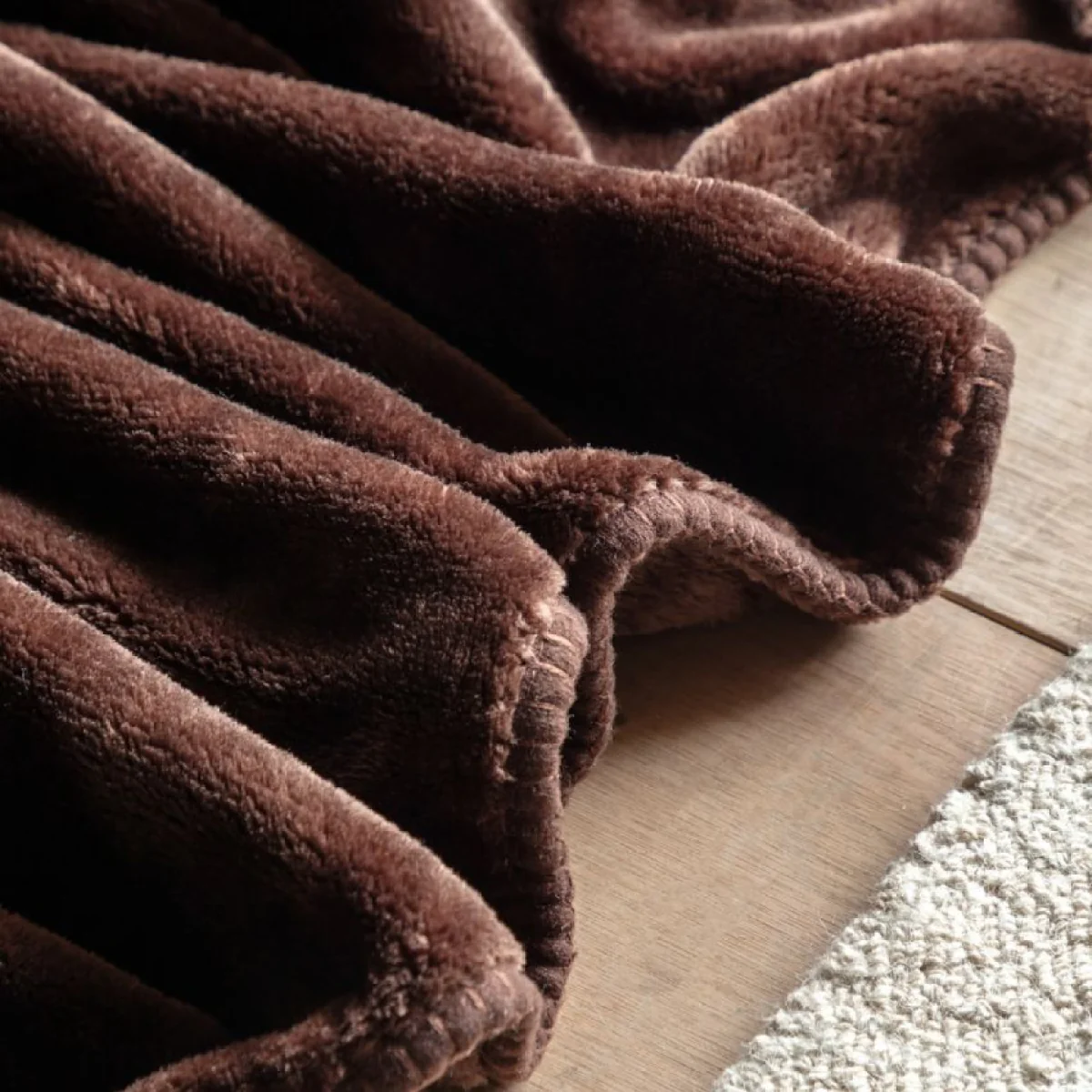 Mellow Fleece Throw in Chocolate – image 6