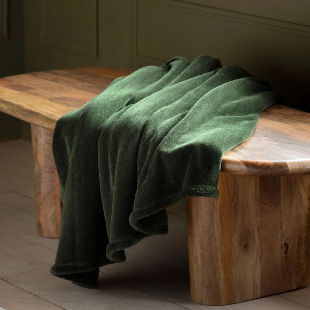 Nestle Sherpa Throw in Forest Green – image 2