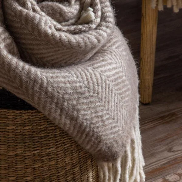 WOOL THROW TAUPE – image 2