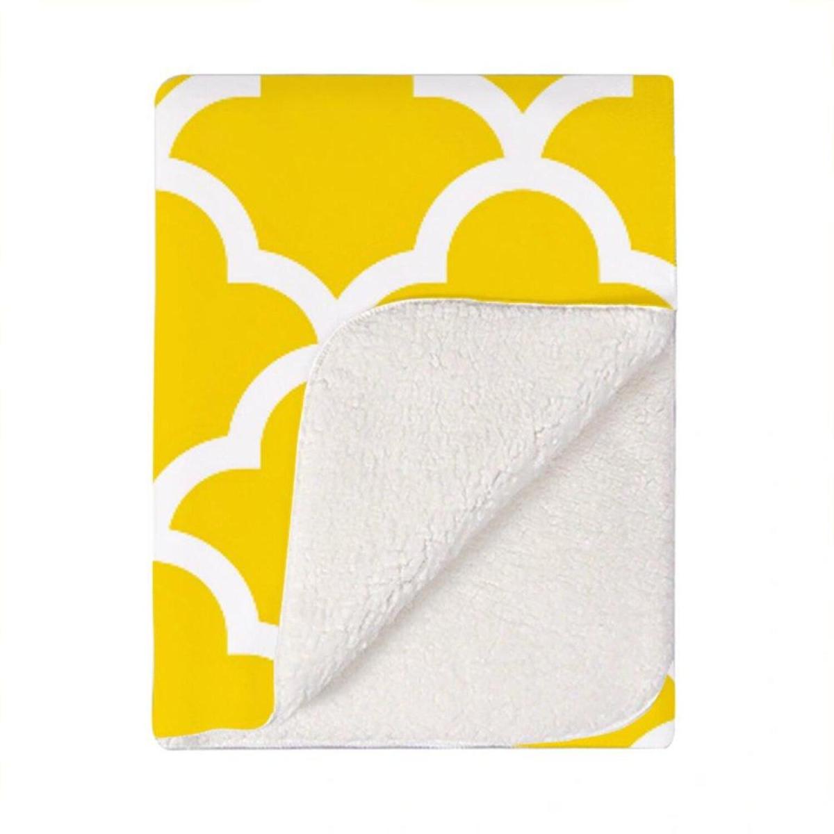 Geometric Yellow Quatrefoil Wave Blanket - Yellow – image 2