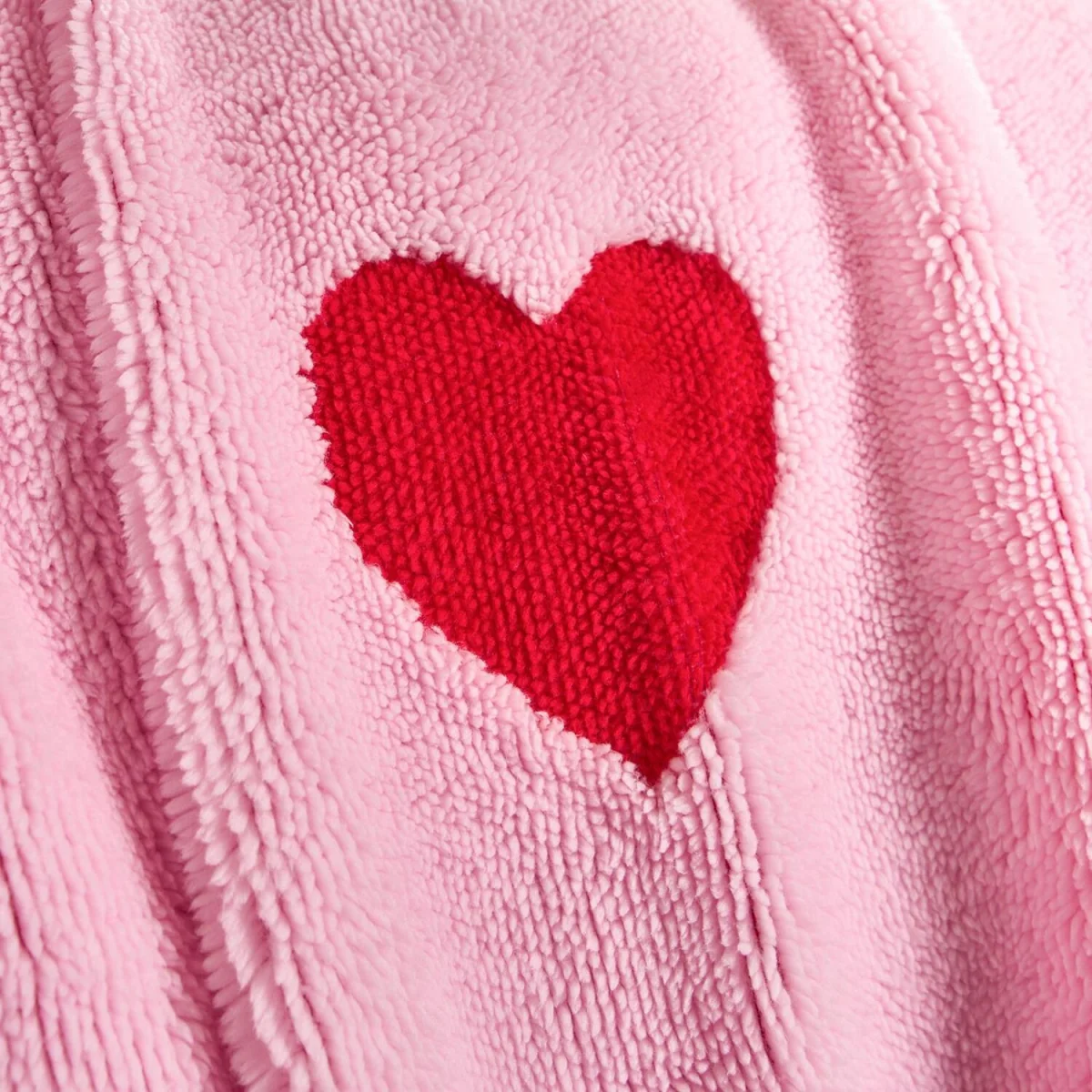 OHS Hearts Tufted Fleece Throw - Pink – image 3