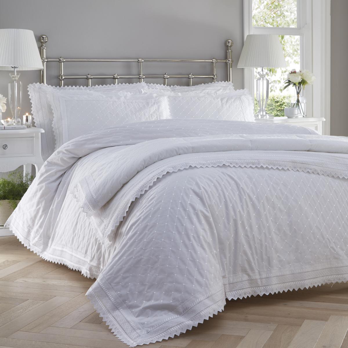 Balmoral White 254x254cm Bedspread Including Shams - White