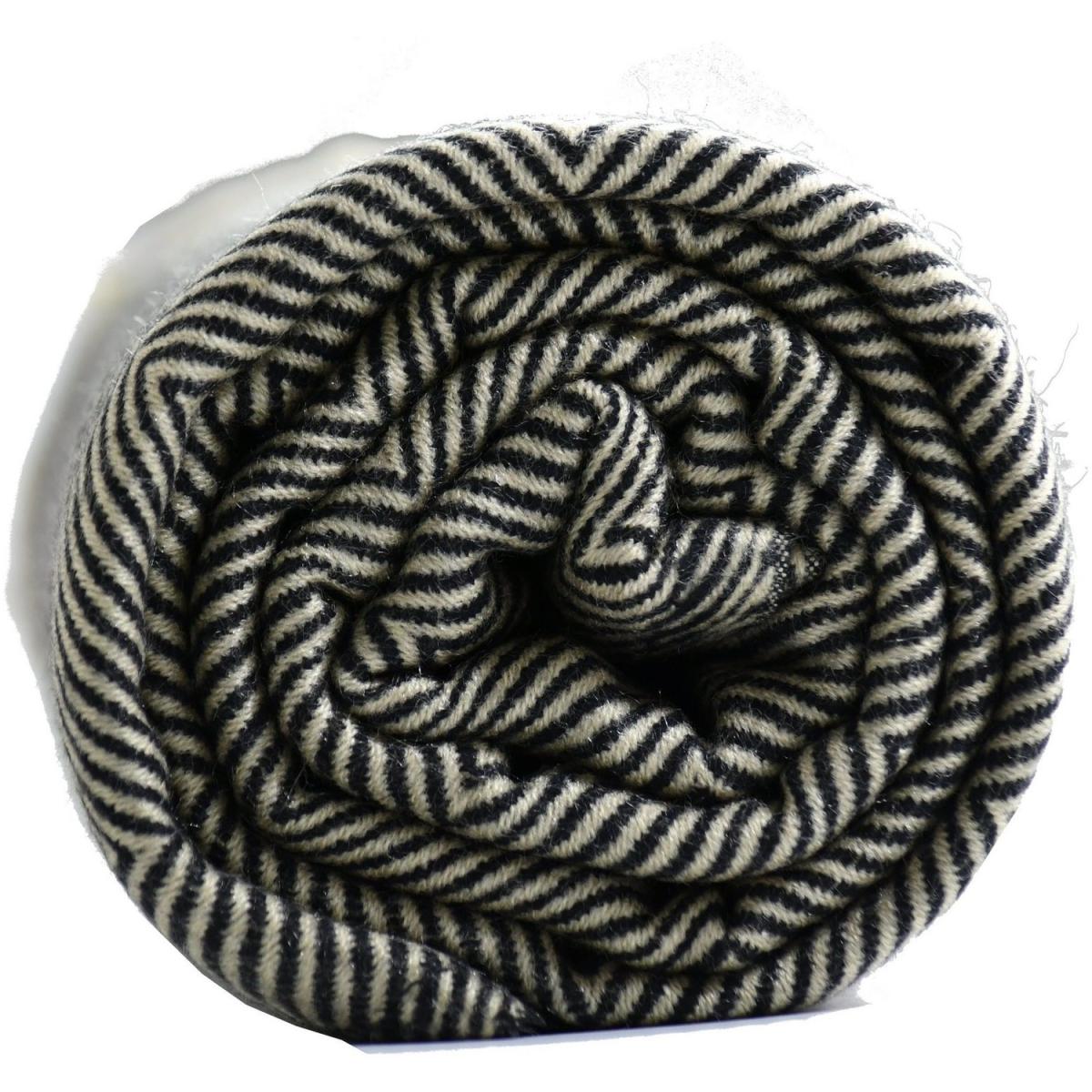Blanket Soft Woolen Blanket Cosy Blanket - Black & Beige – image 2
