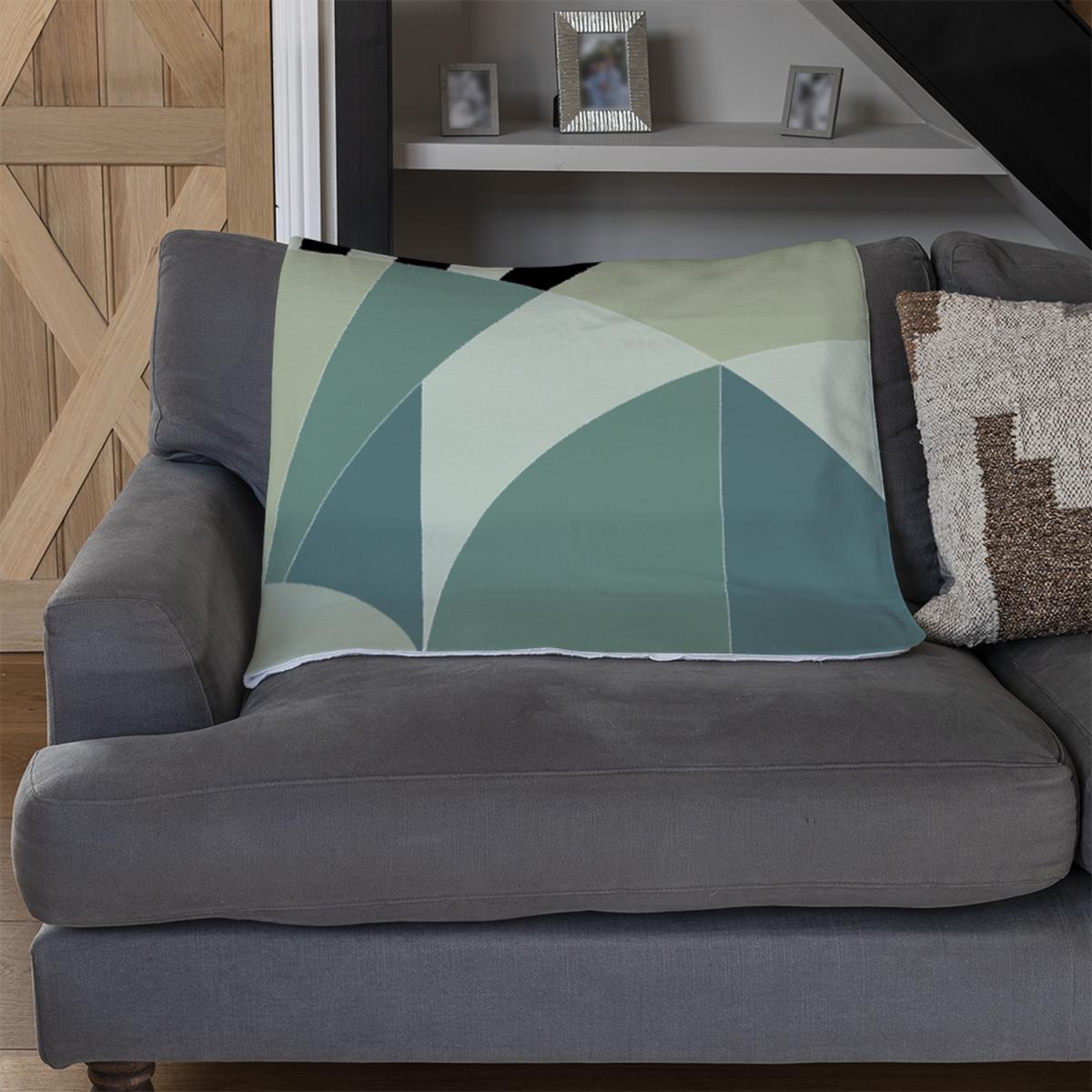Green Geo Arches Blanket - Green – image 3