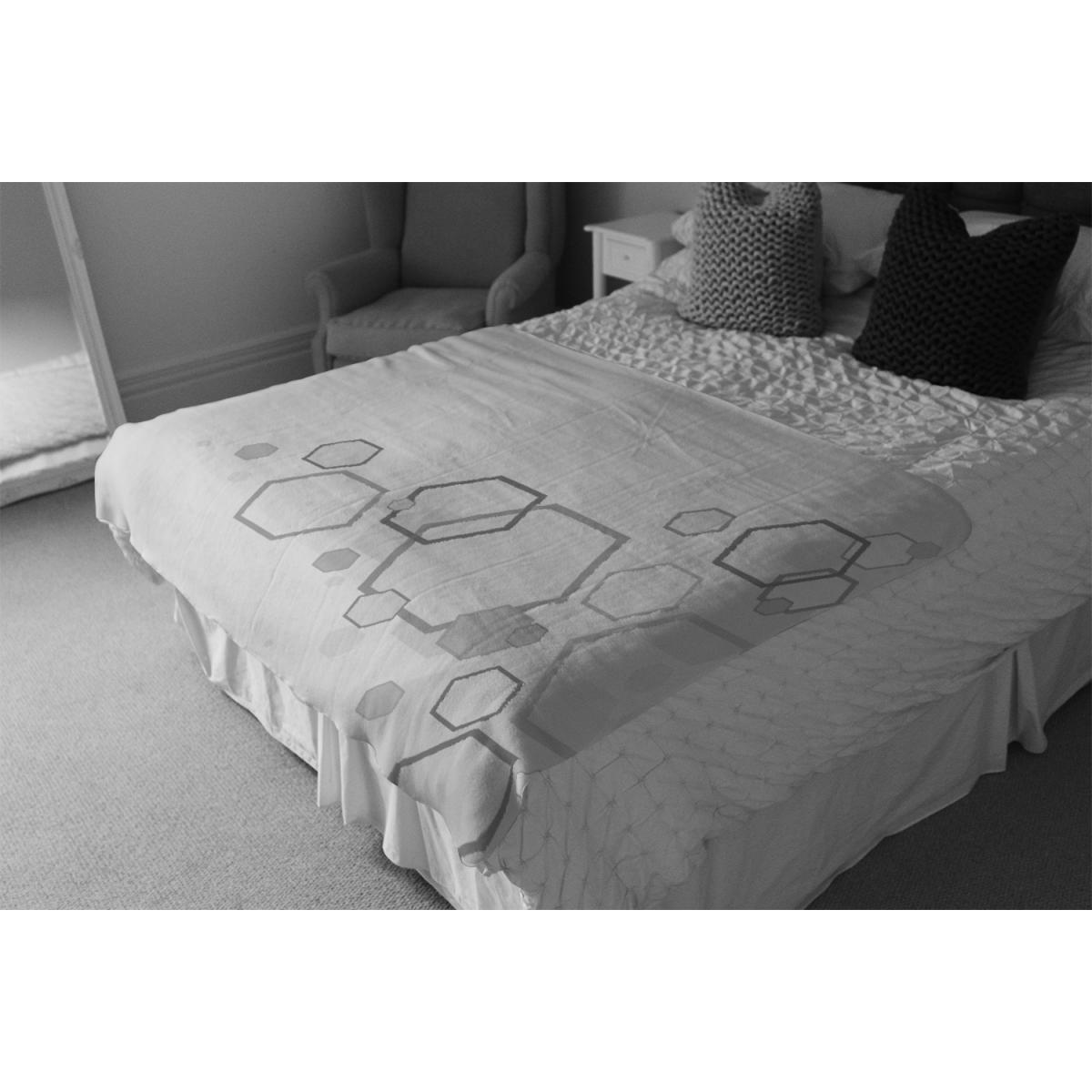 Abstract Hexagon Blanket – image 4