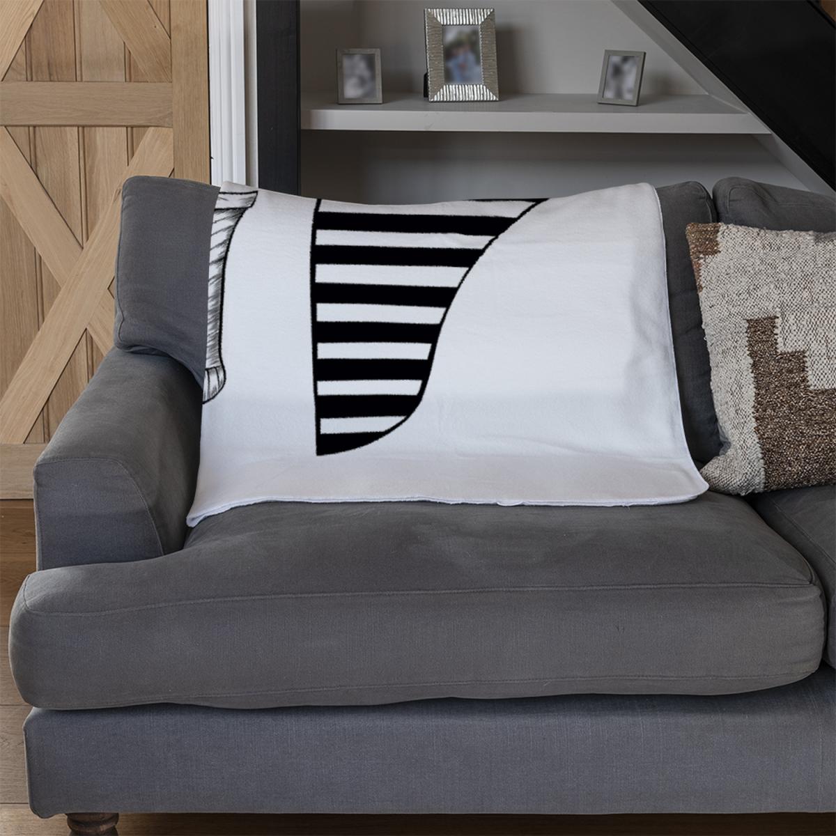 Tutankhamun Blanket - Black – image 3