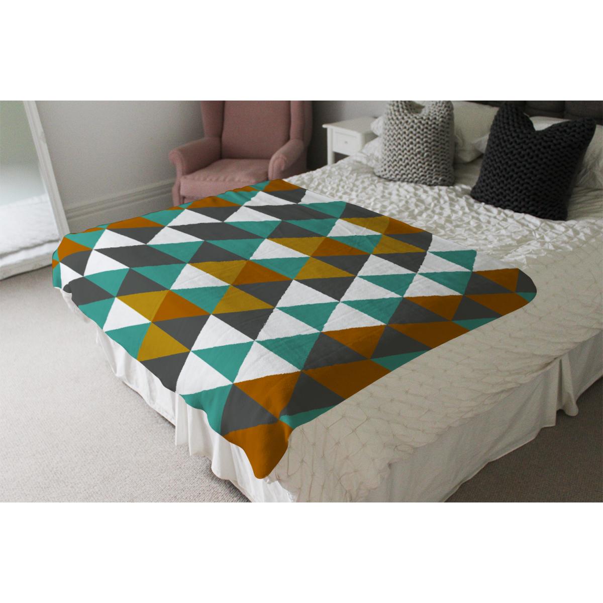 Autumn Geometric Triangles Blanket - Green – image 4