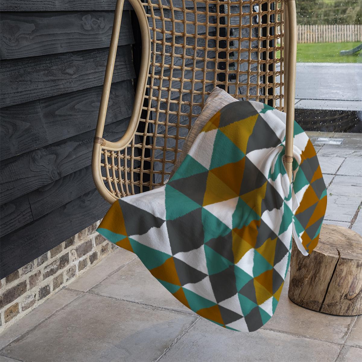 Autumn Geometric Triangles Blanket - Green – image 1
