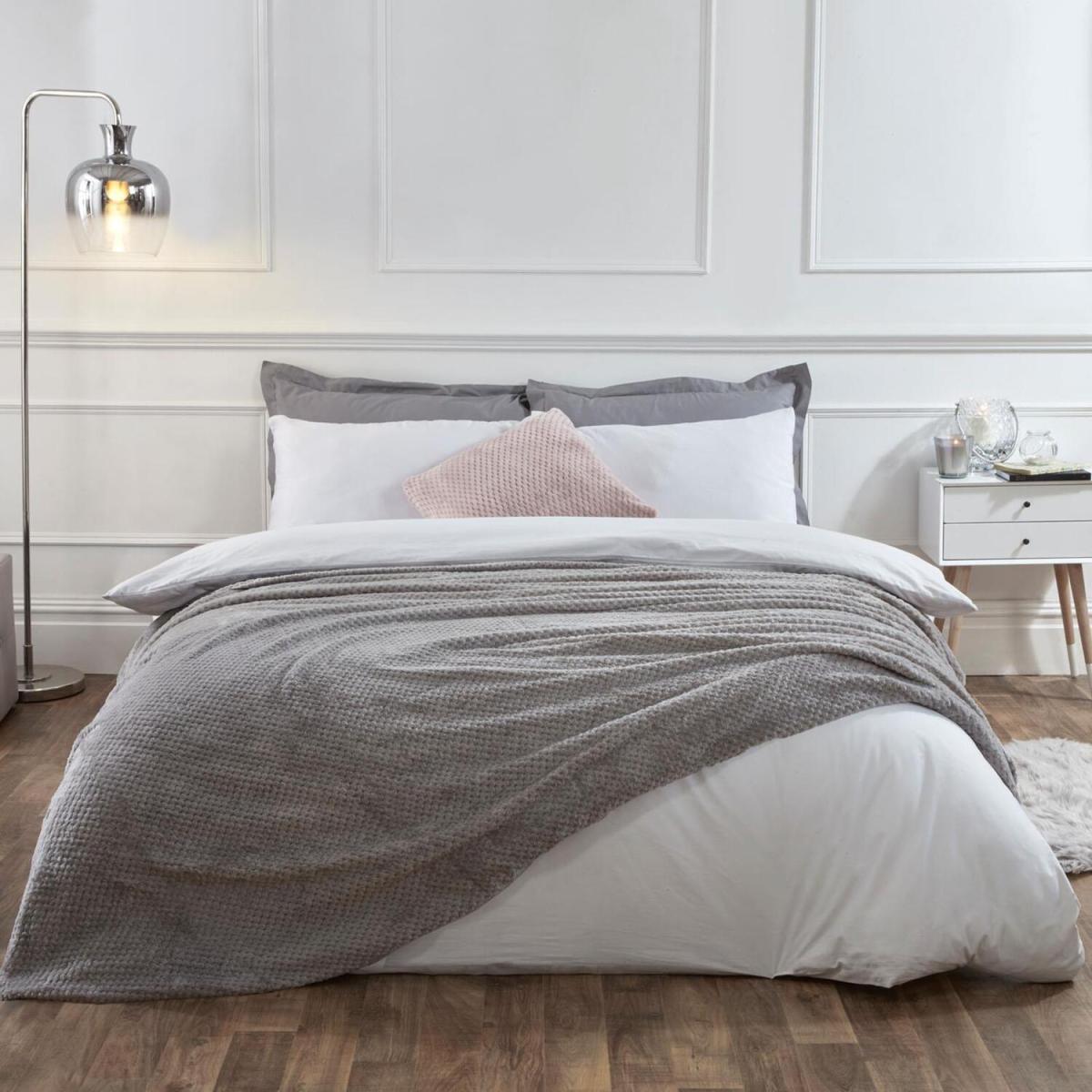 Luxury Large Waffle Honeycomb Mink Throw - Silver / 150cm – image 3