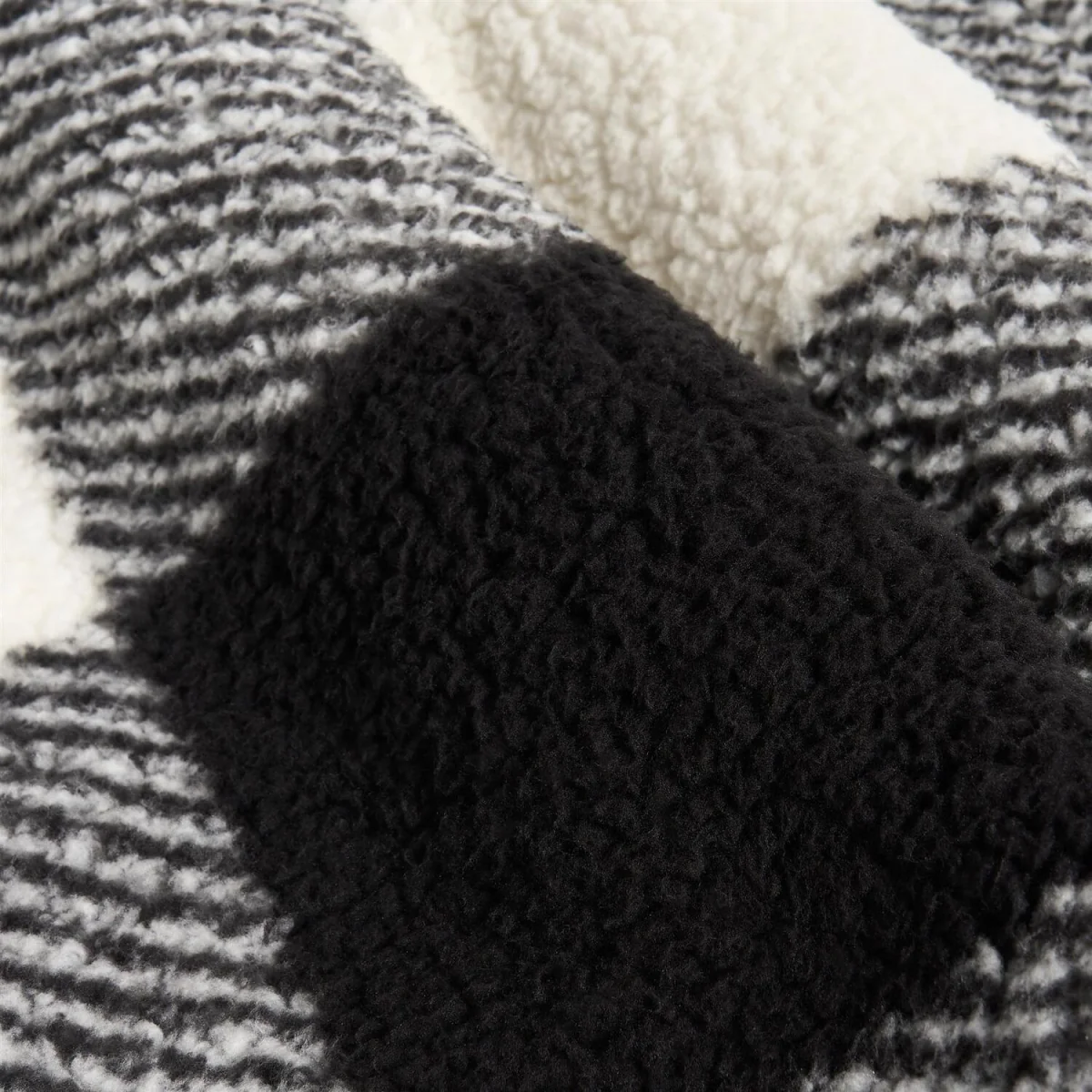 OHS Gingham Tassel Throw - Monochrome – image 4