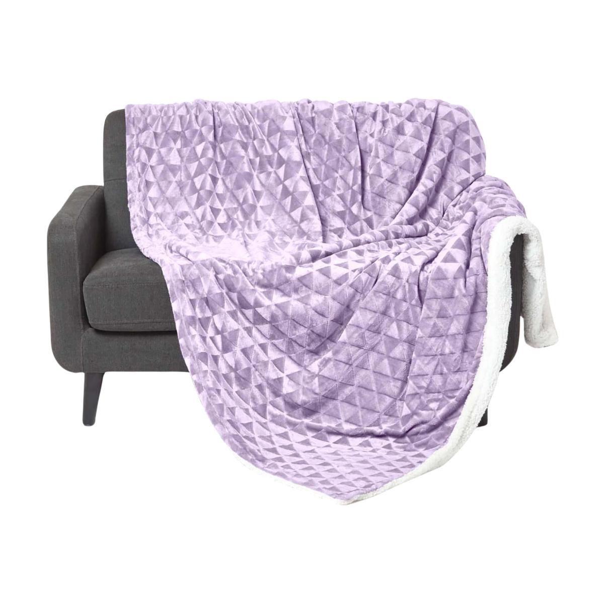 Homescapes Geometric Triangle Velvet Throw - Lavender / 160cm