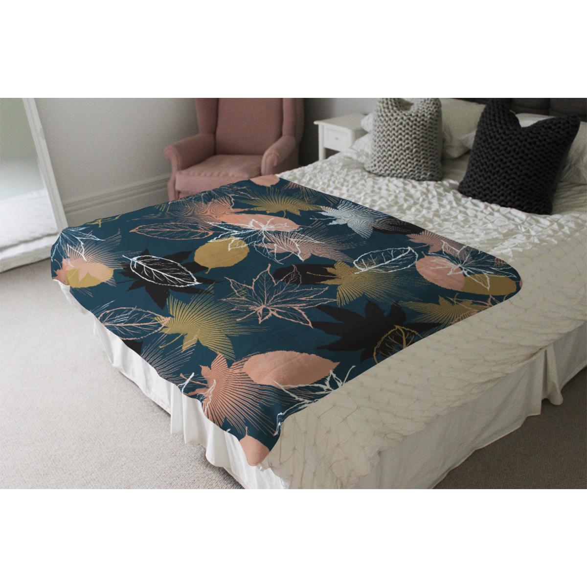 Maple Leaves Blanket - Blue – image 3