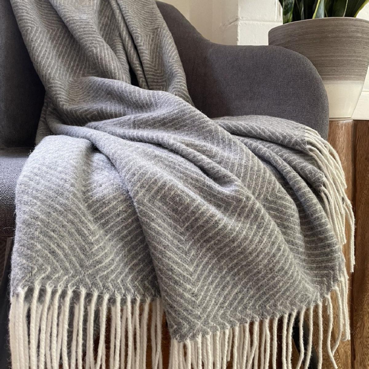 Hampton Merino Wool Blend Throw - Light Grey – image 3