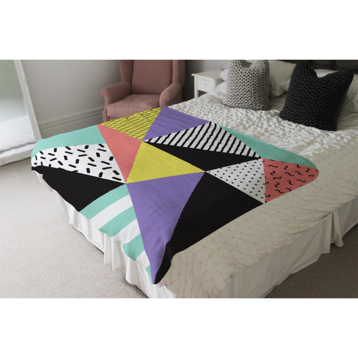 Retro Themed Geometrics Blanket - Blue – image 4