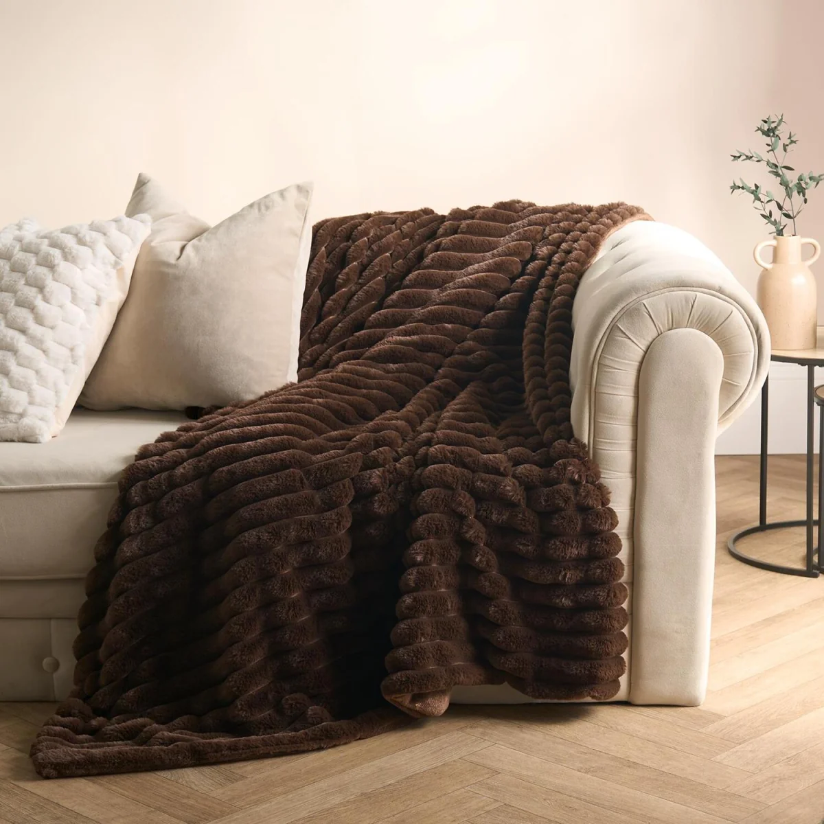 OHS Faux Fur Thick Ribbed Throw - Chocolate / 125cm / 1kg – image 2