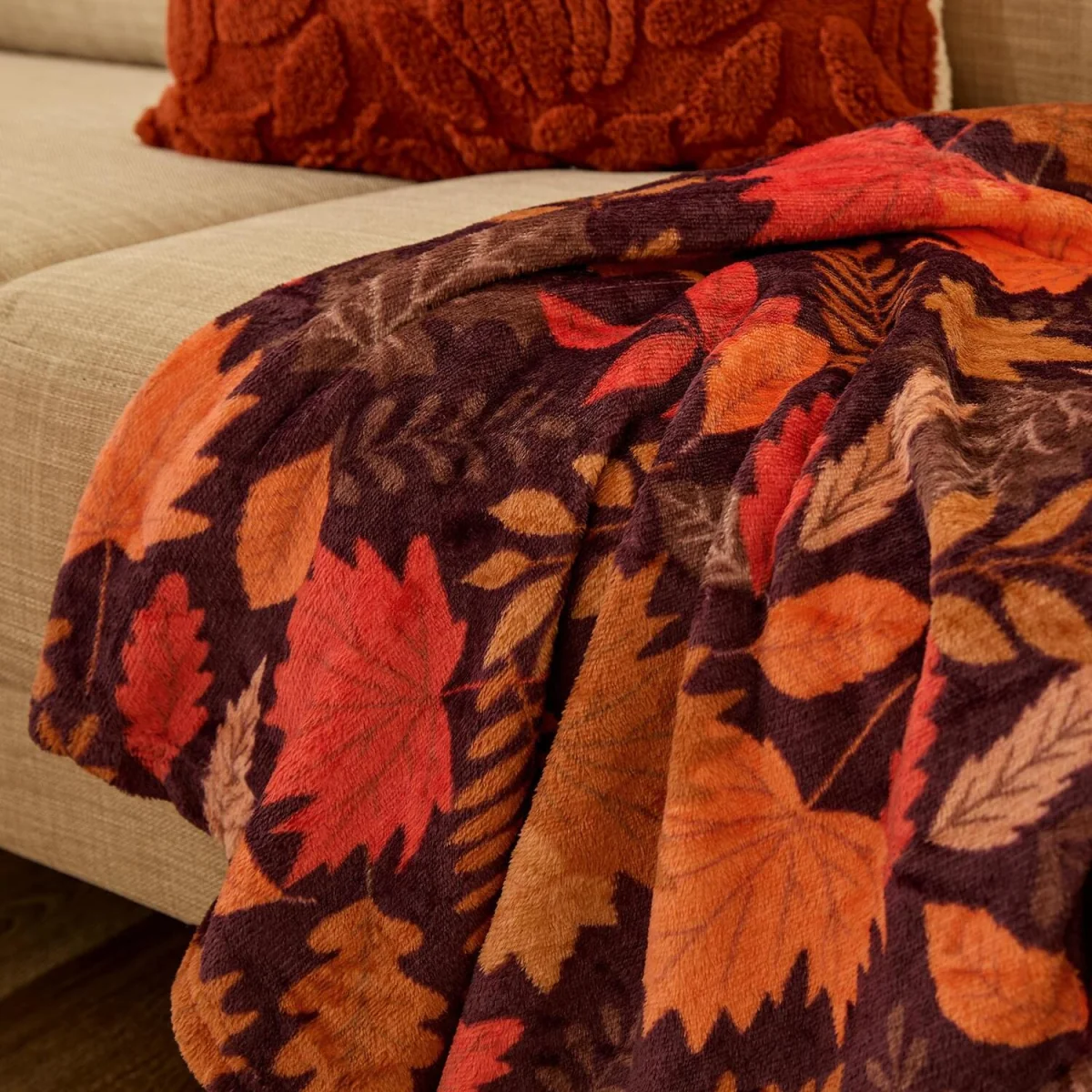 OHS Ultra Soft Autumn Print Throw - Burgundy – image 3