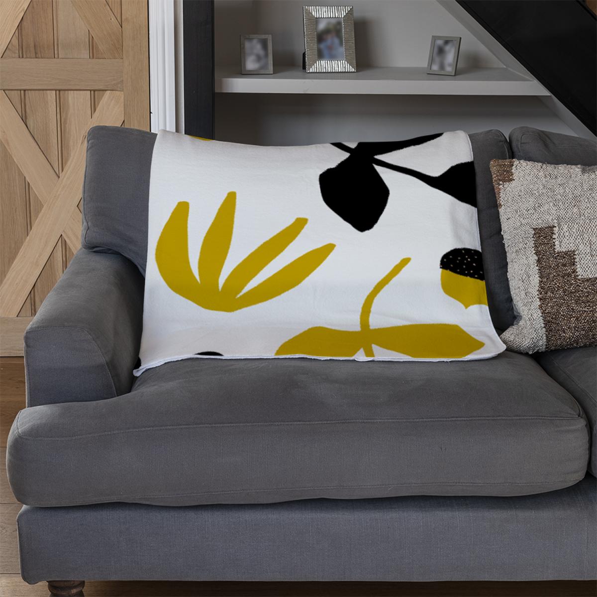 Leaves Acorns And Branches Blanket - Yellow – image 3