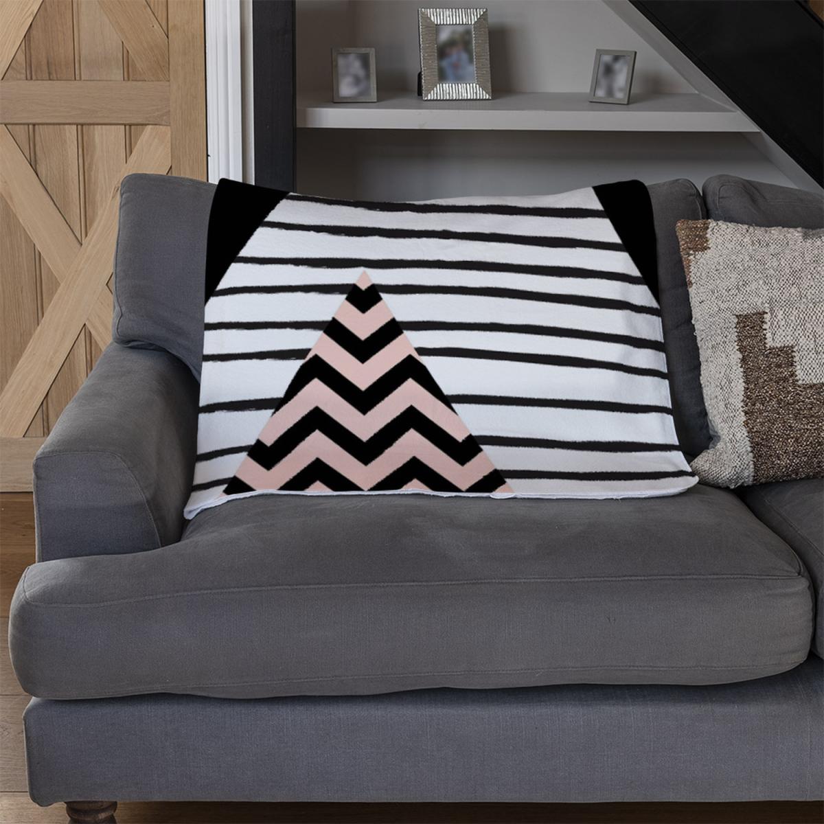 Triangles Circles  Zig Zag Patterns Blanket - Green – image 3