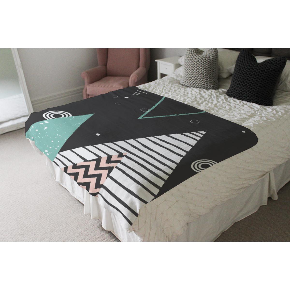 Triangles Circles  Zig Zag Patterns Blanket - Green – image 4