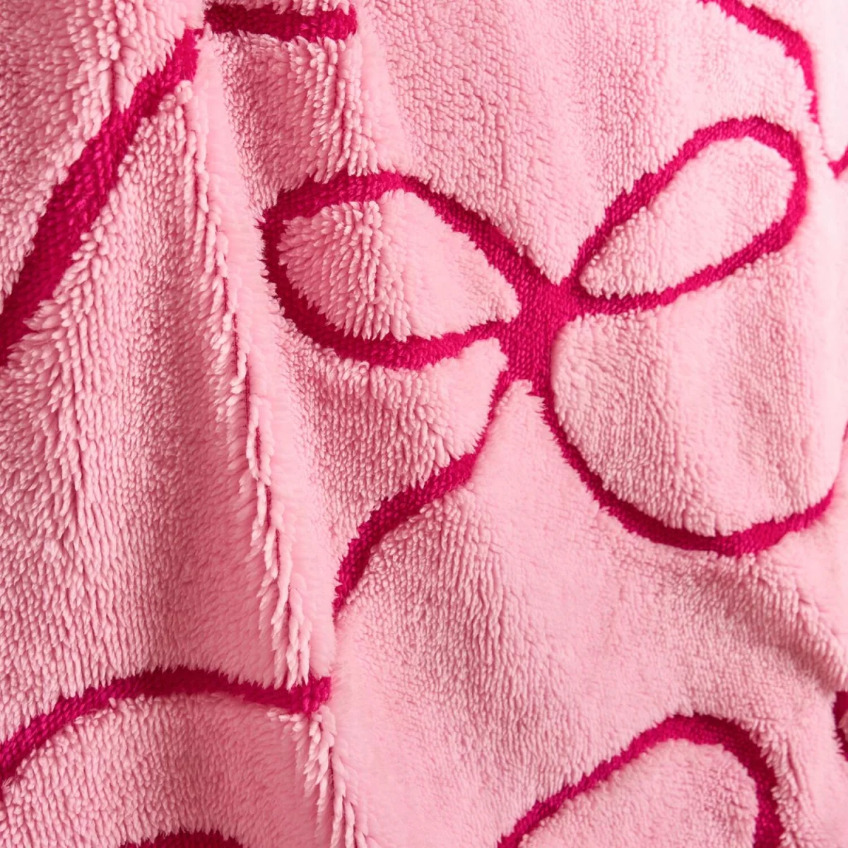 OHS Bows Tufted Fleece Throw - Pink – image 3