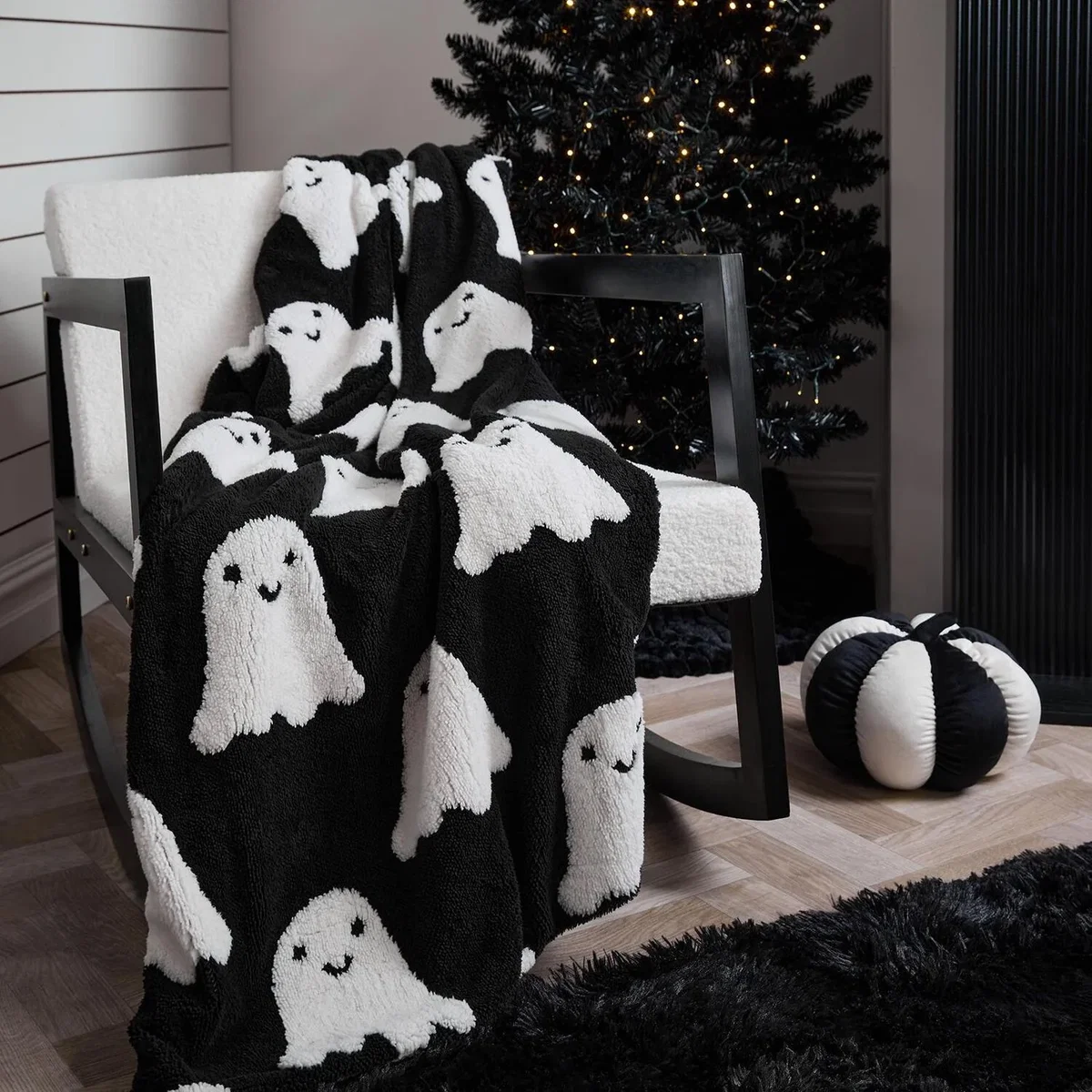 OHS Tufted Ghost Fleece Throw - Black – image 1