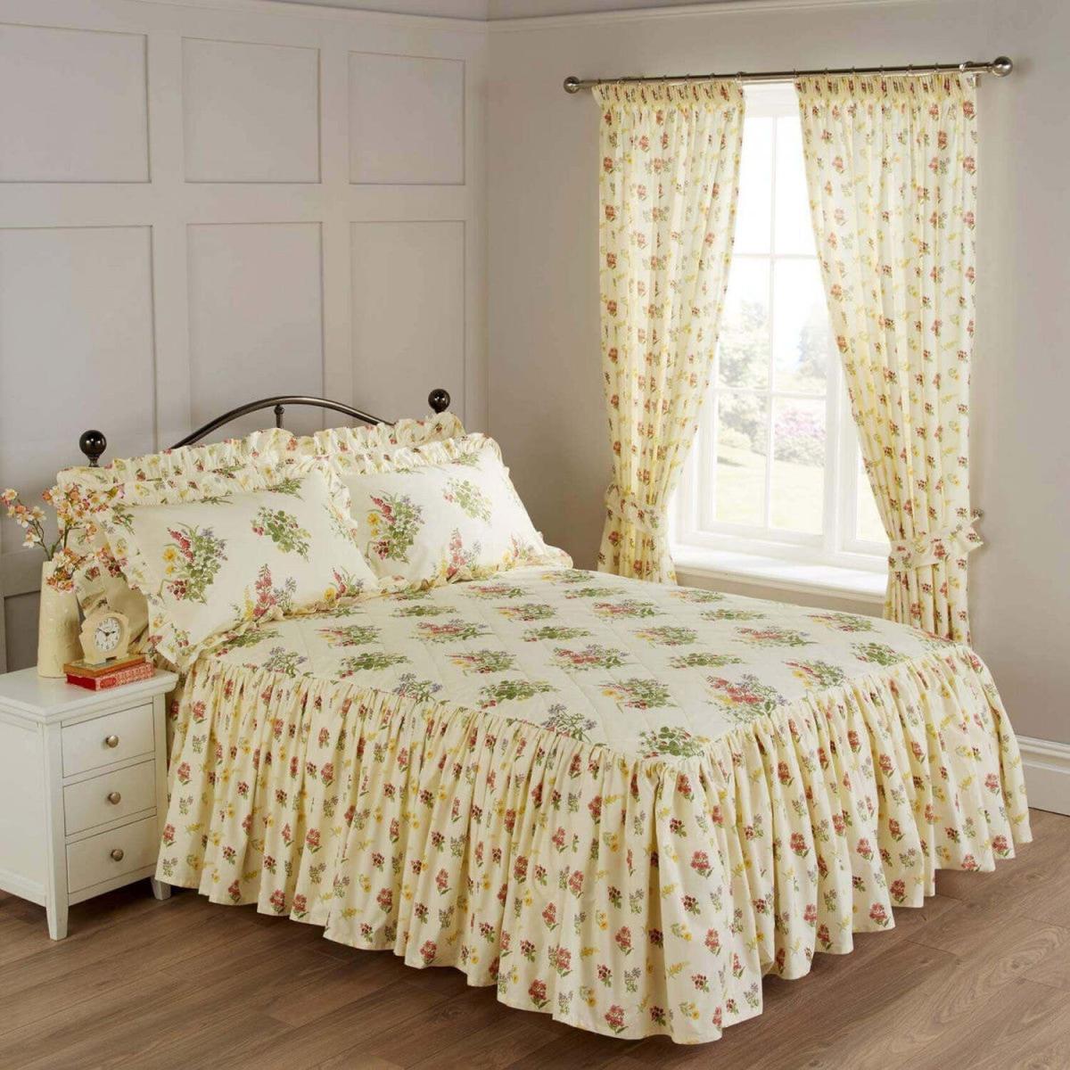 Country Nerissa Quilted Fitted Bedspread - Cream/Multi / Double