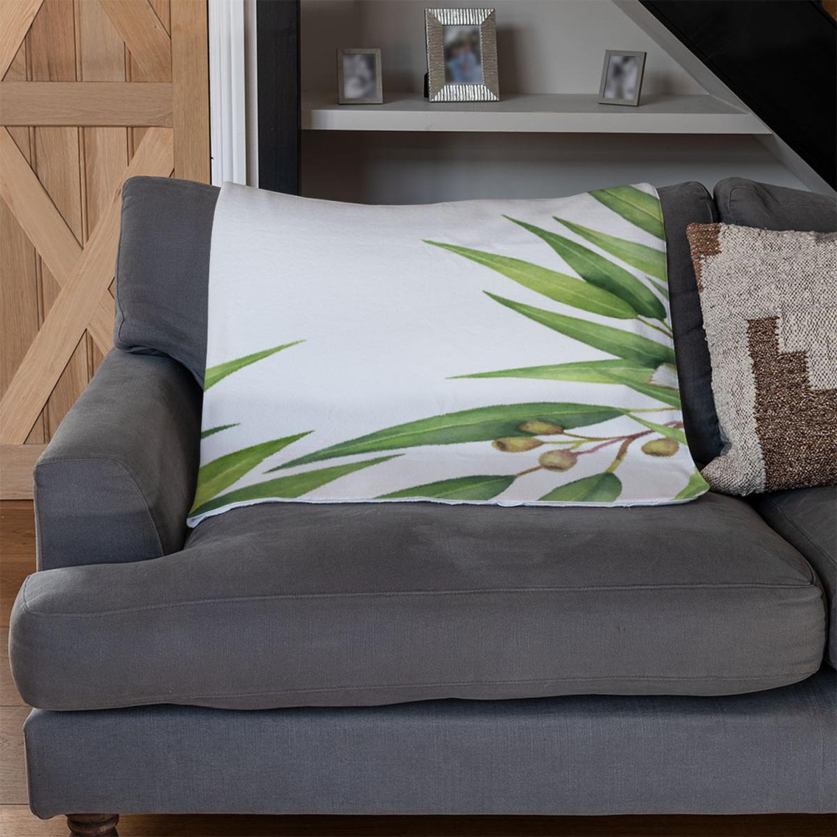 Leaves Border Blanket - Green – image 3